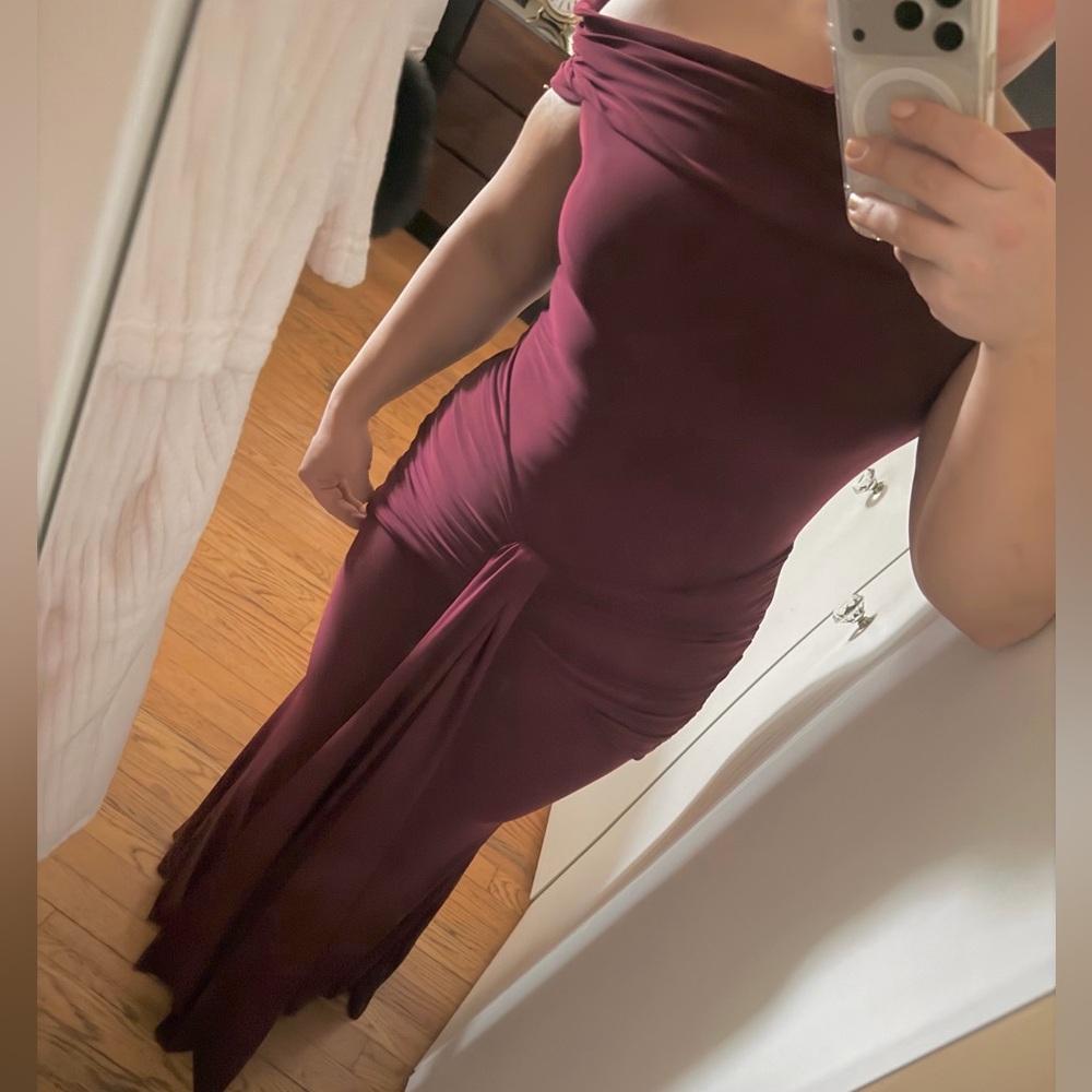 Off-Shoulder One-Shoulder Burgundy Evening Gown - Picture 3 of 3